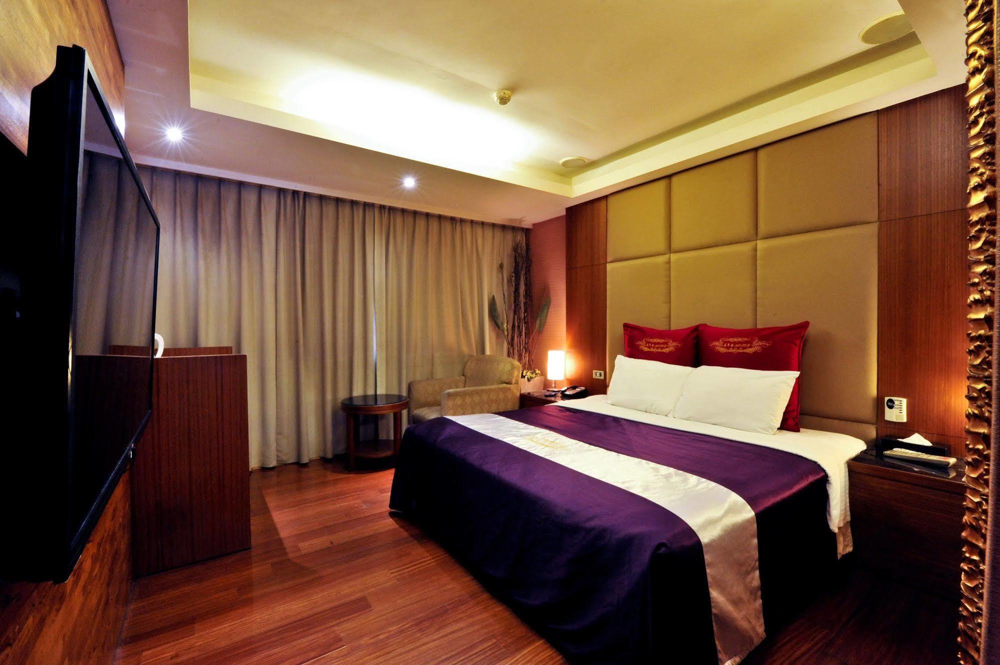 Carnival Motel Taipei Exterior photo